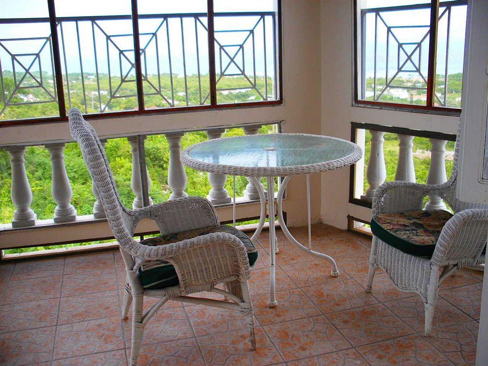 Emerald View Resort Villa Teluk Montego Restoran foto