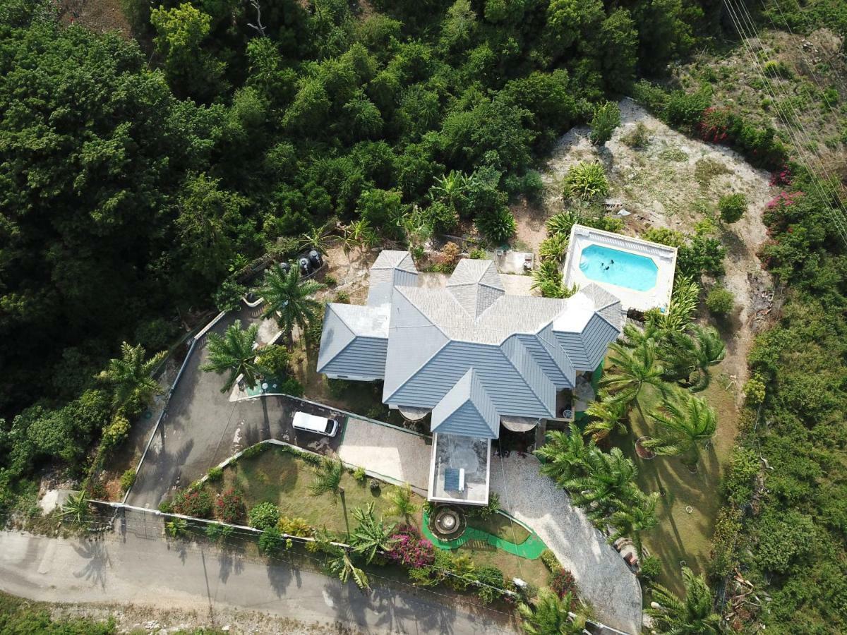 Emerald View Resort Villa Teluk Montego Bagian luar foto
